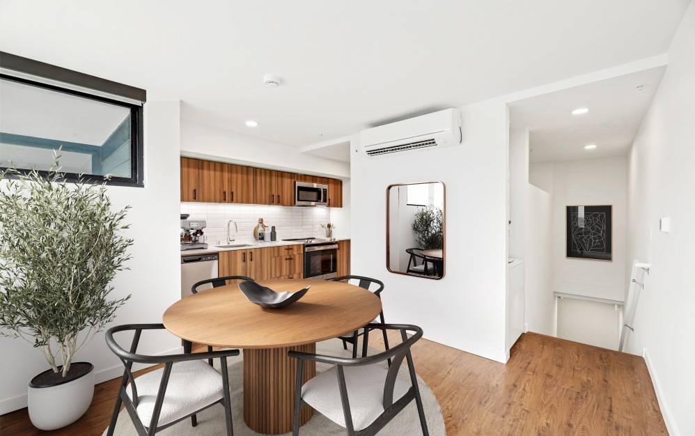 Loft - 1 bedroom floorplan layout with 1.5 bathroom and 903 square feet (Loft Kitchen/Dining
)
